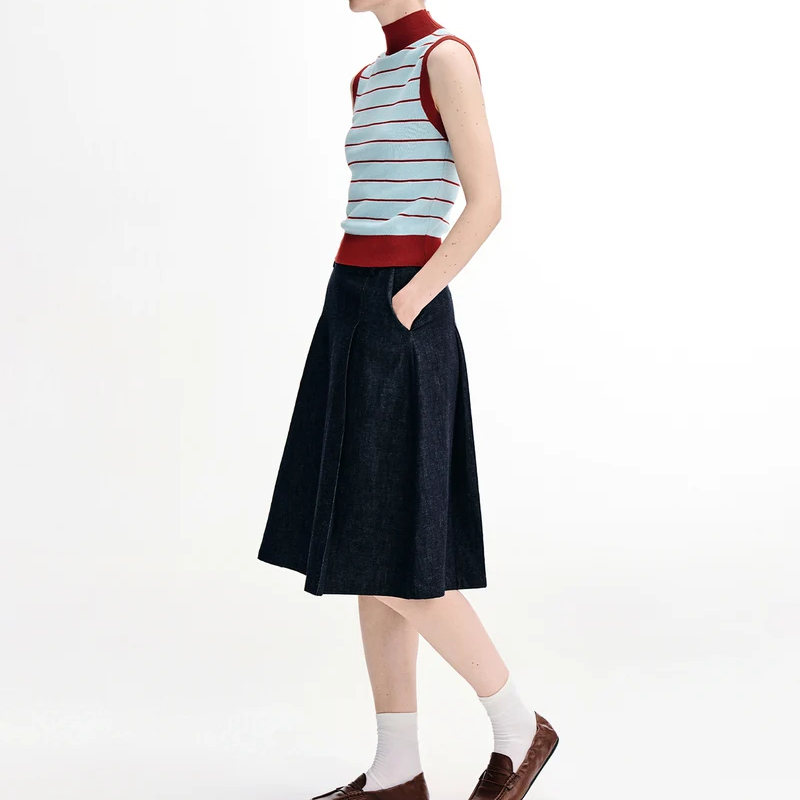 Mock Neck Contrast Striped Knit Sleeveless Top